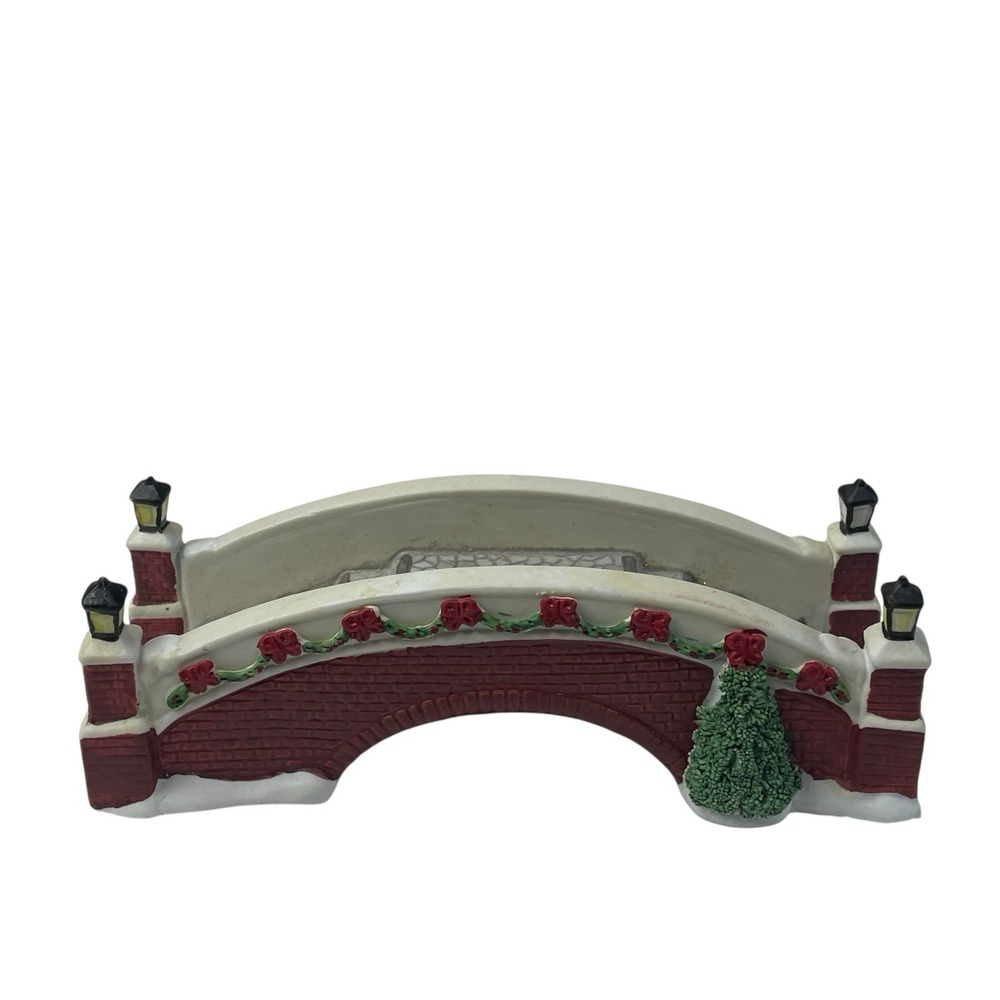 Lemax Hearthside Christmas Village Bridge Red Brick Garland Lampposts 1992